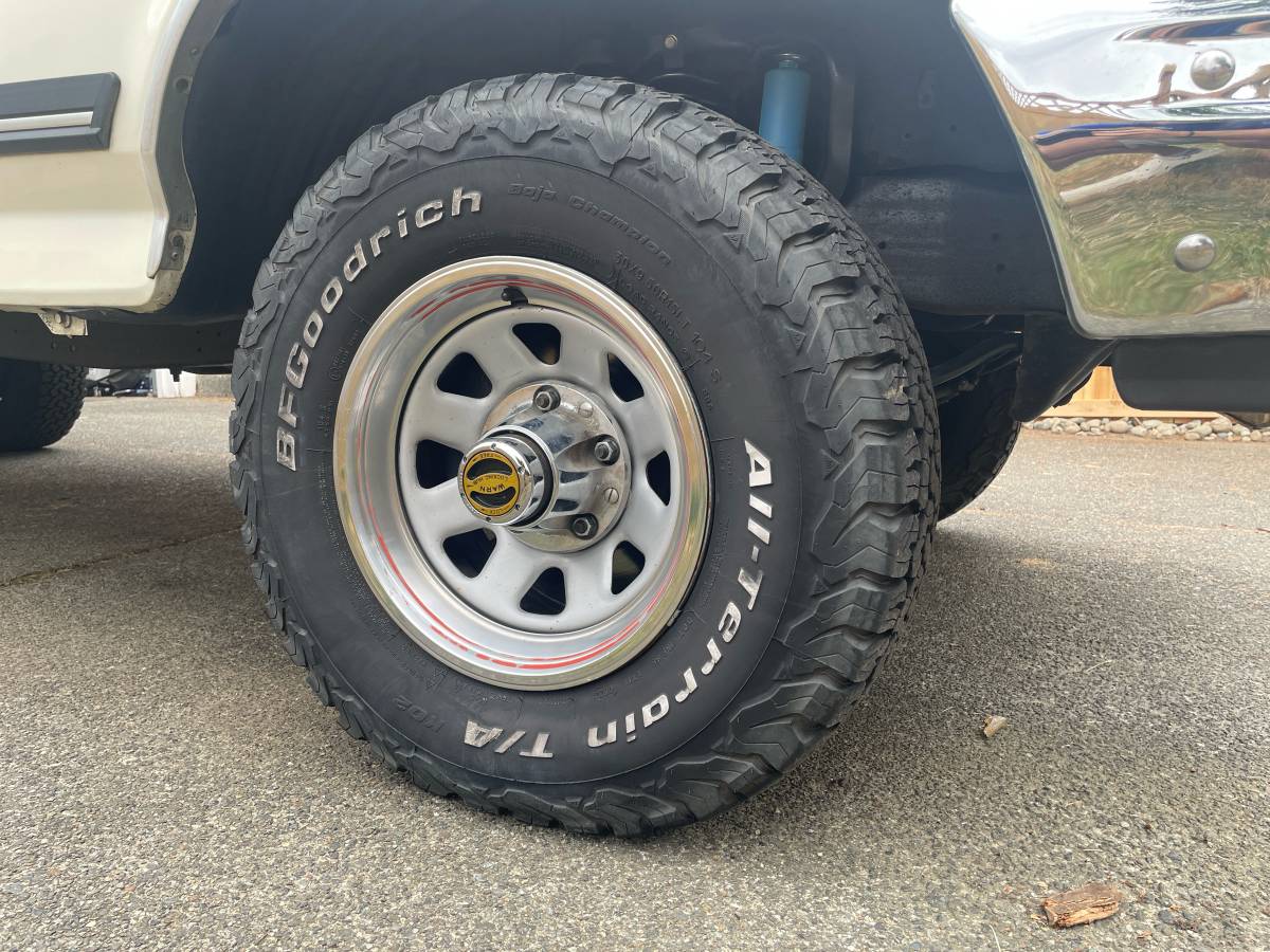 Ford-f-150-1989-white-10