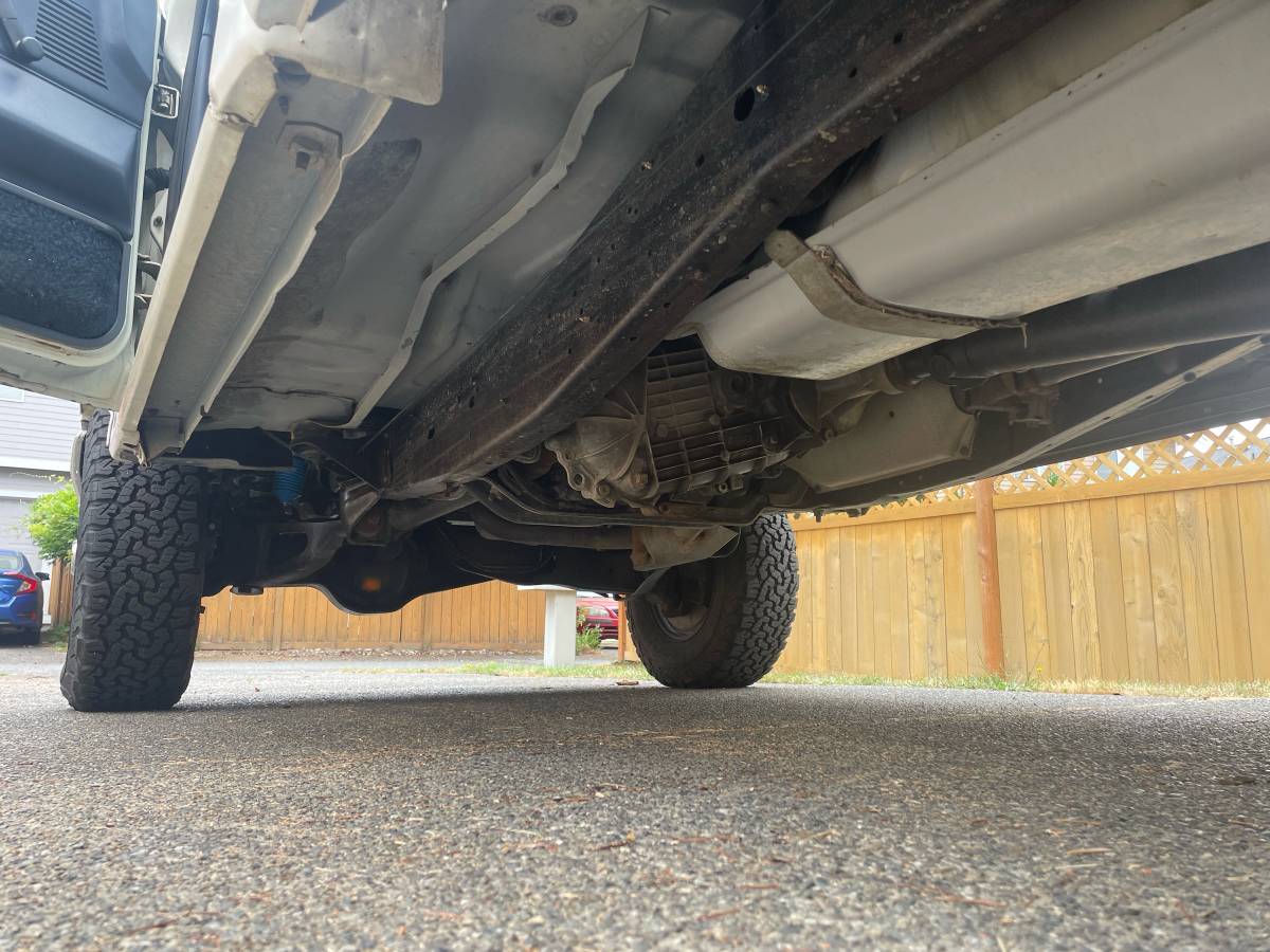 Ford-f-150-1989-white-11