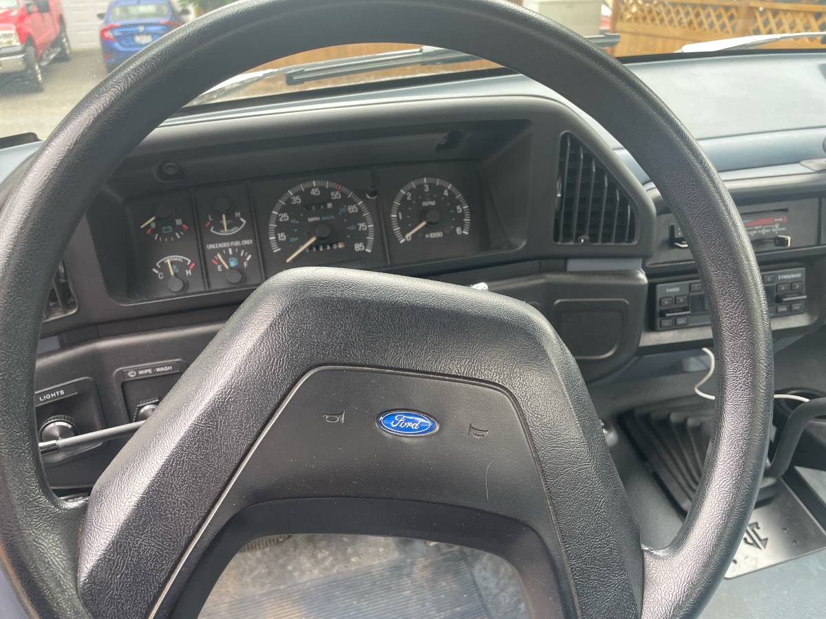 Ford-f-150-1989-white-16