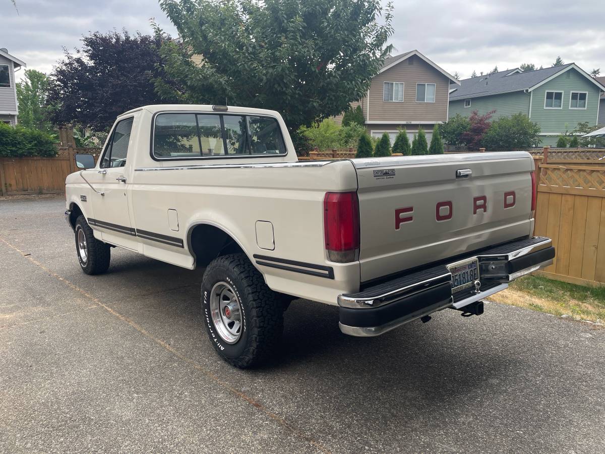 Ford-f-150-1989-white-19