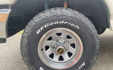 Ford-f-150-1989-white-2
