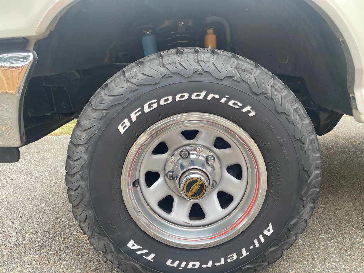 Ford-f-150-1989-white-2