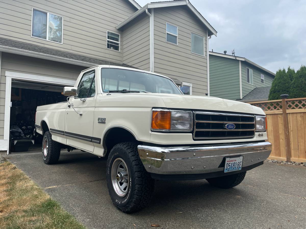 Ford-f-150-1989-white