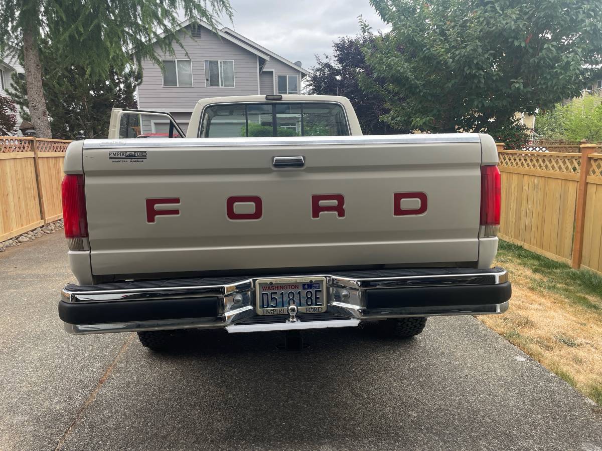 Ford-f-150-1989-white-9
