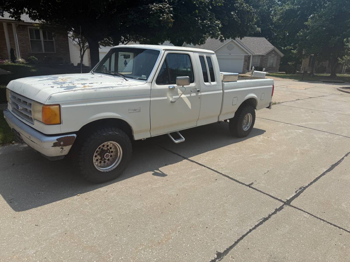 Ford-f-150-1990-white-3