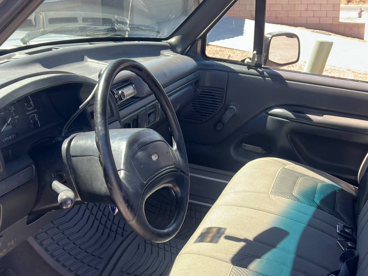 Ford-f-150-1993-black-2