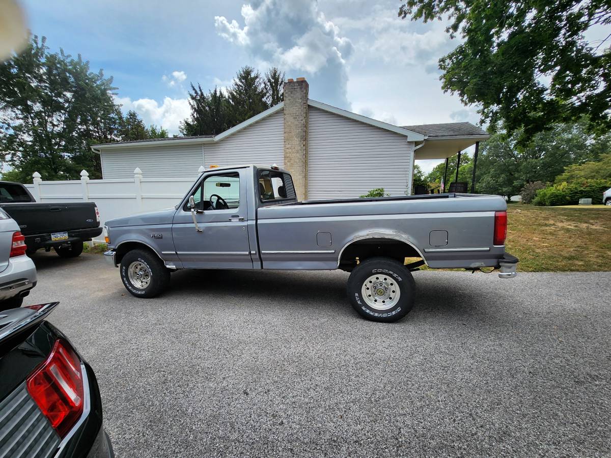 Ford-f-150-full-size-pickup-4x4-1995-silver-4