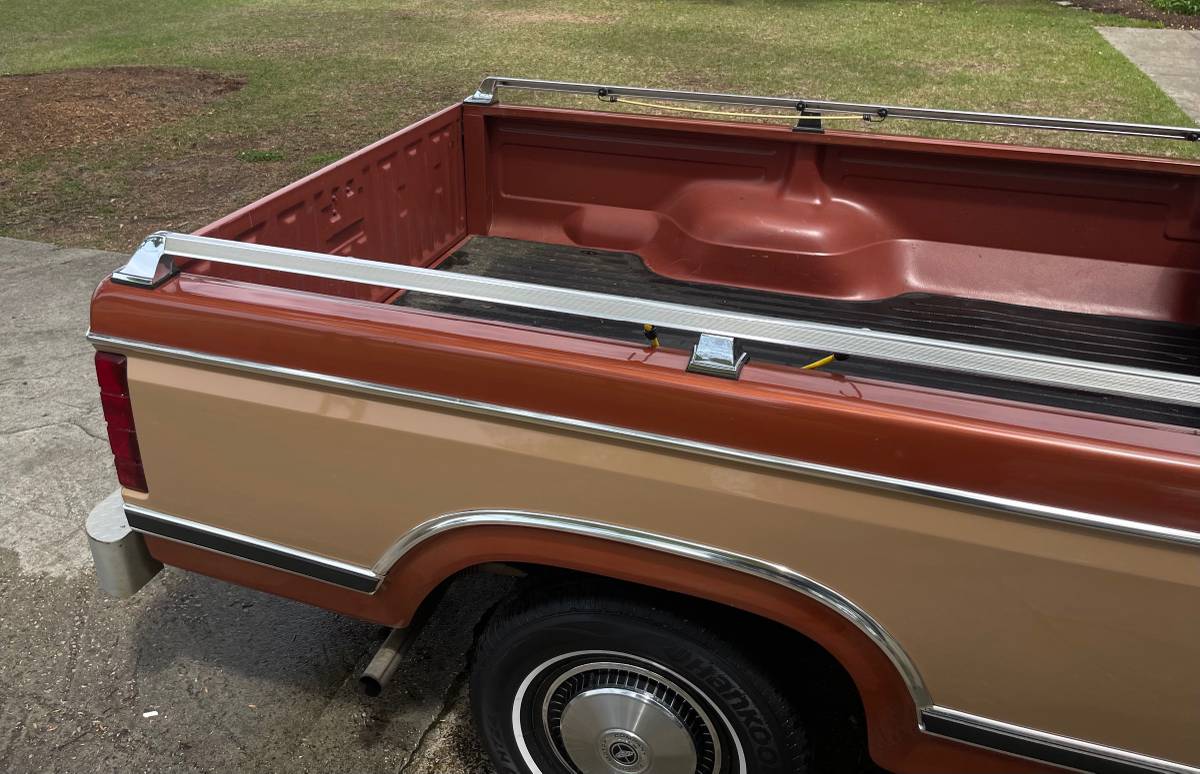 Ford-f-150-xl-1984-1
