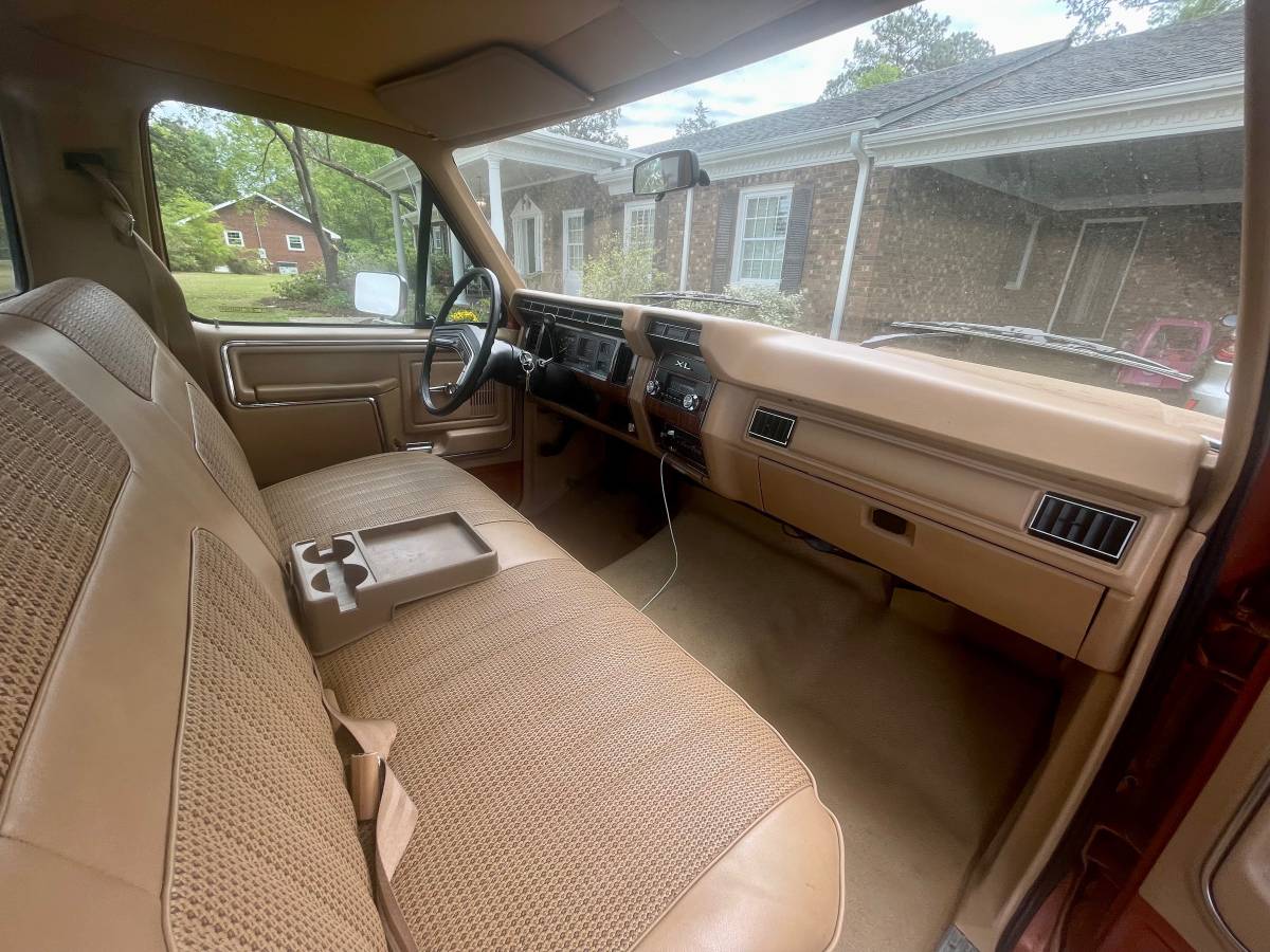 Ford-f-150-xl-1984-3