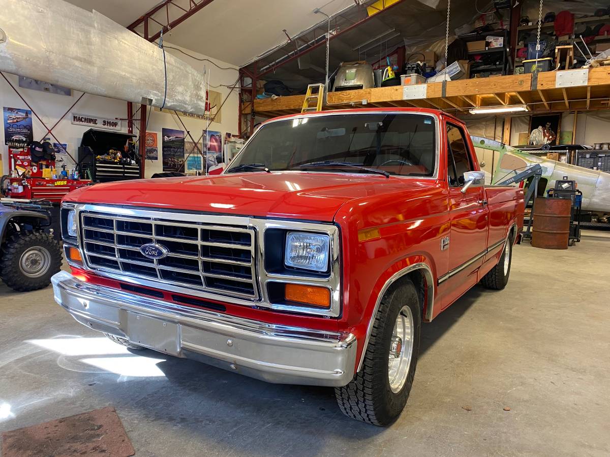 Ford-f-150-xlt-1985-1