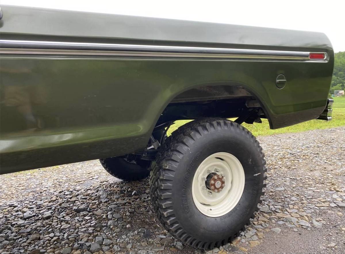 Ford-f-250-1976-green-1
