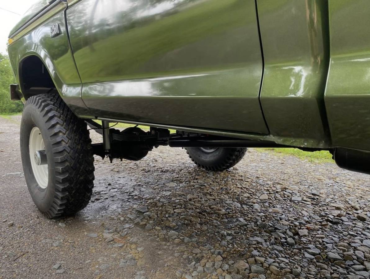 Ford-f-250-1976-green-9