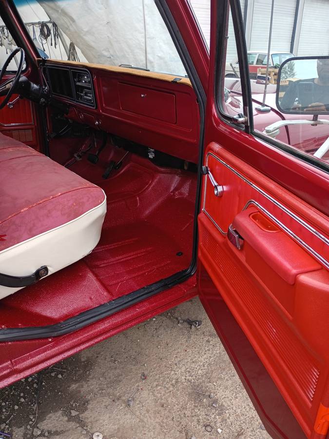 Ford-f-250-1977-custom-11