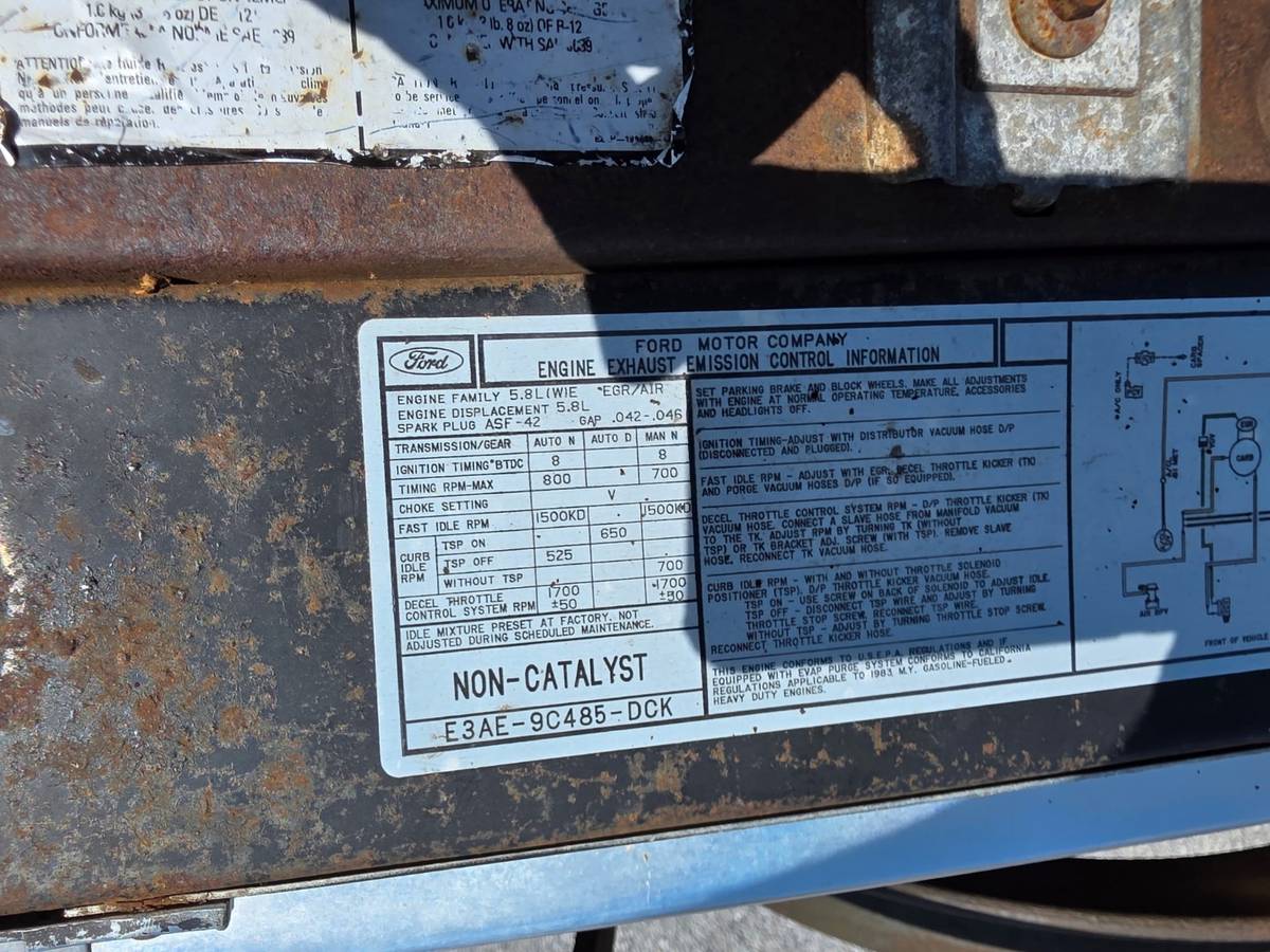 Ford-f-250-1983-white-3