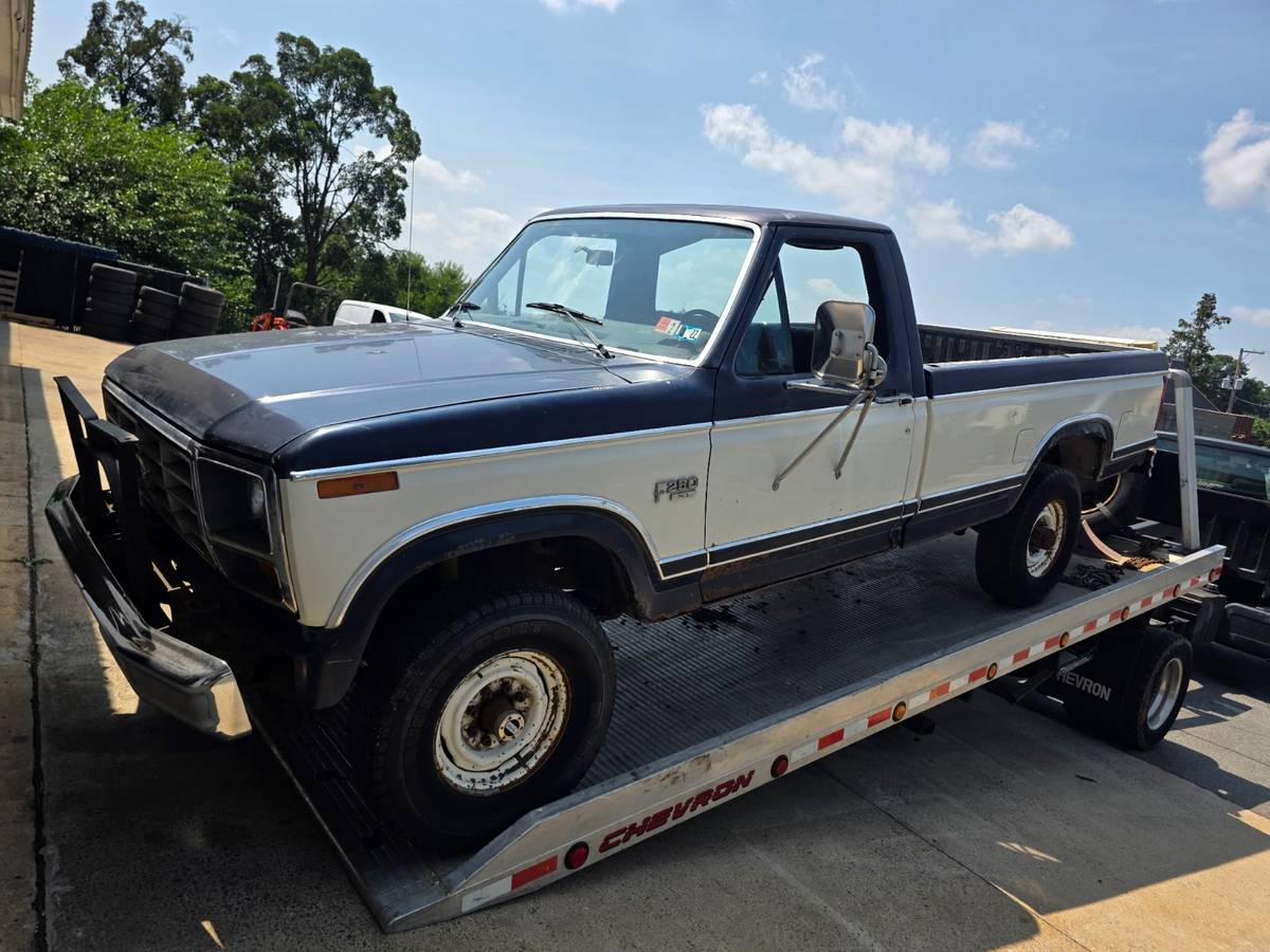Ford-f-250-1983-white-6