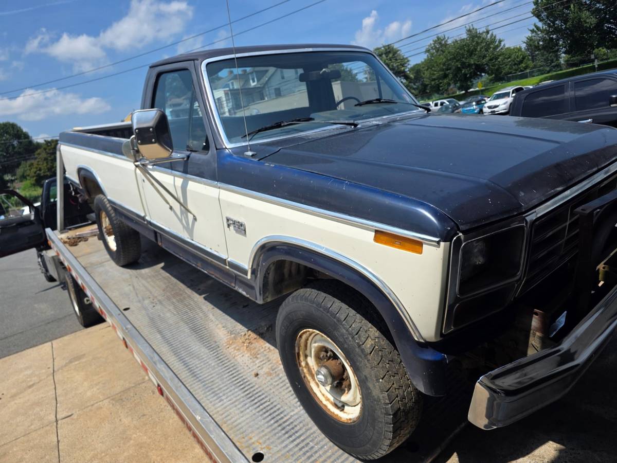 Ford-f-250-1983-white-7