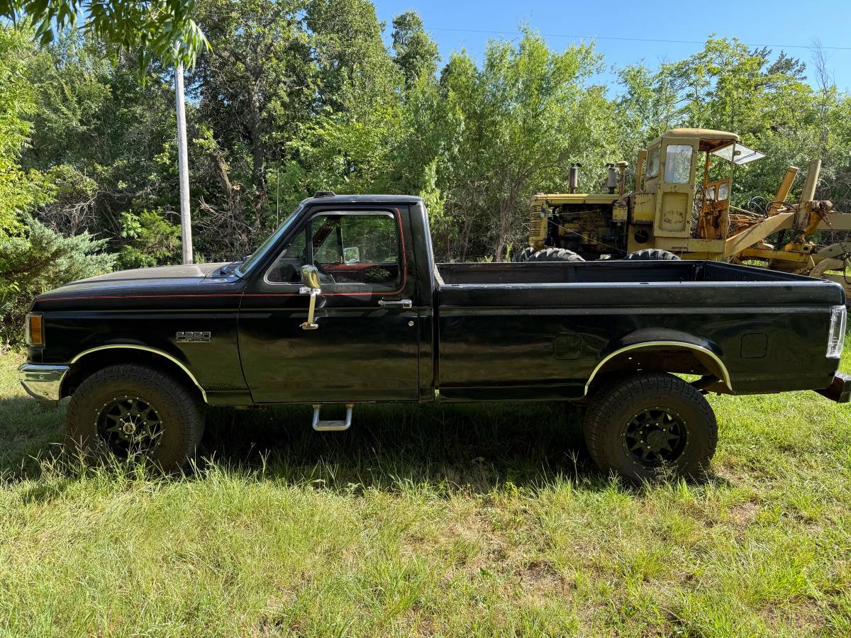 Ford-f-250-1990-black-11