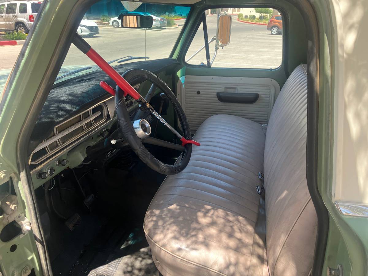 Ford-f-250-camper-special-1970-green-4