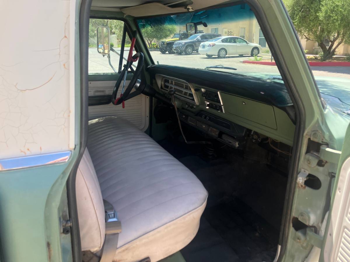 Ford-f-250-camper-special-1970-green-5