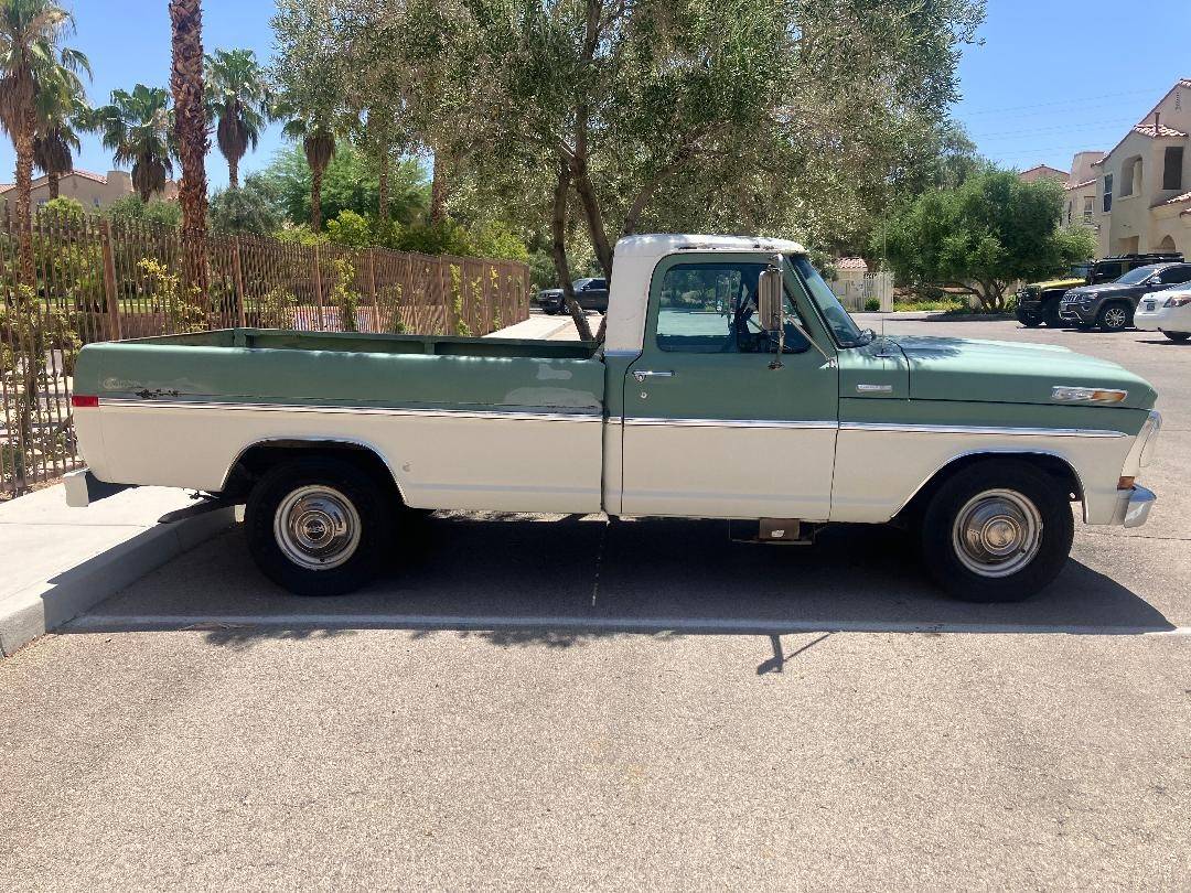Ford-f-250-camper-special-1970-green