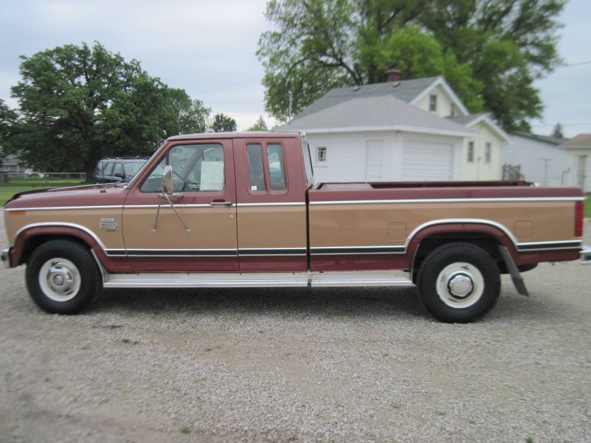 Ford-f-250-diesel-1984-brown-3