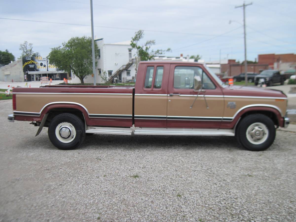 Ford-f-250-diesel-1984-brown-41
