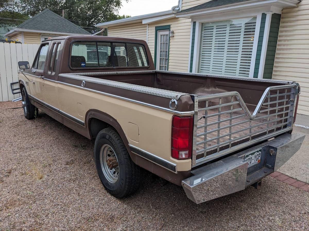 Ford-f-250-diesel-1984-brown-8