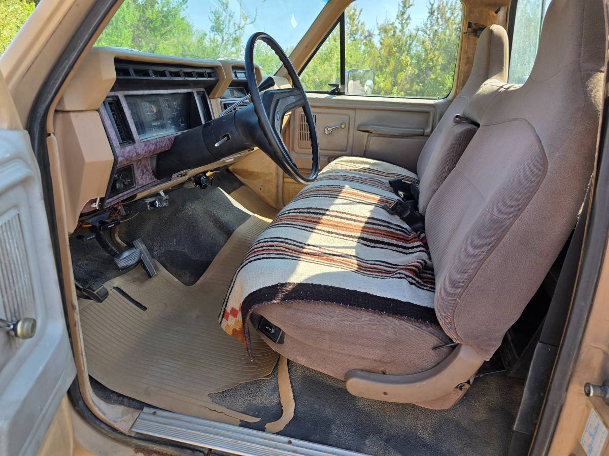 Ford-f-250-diesel-1985-6