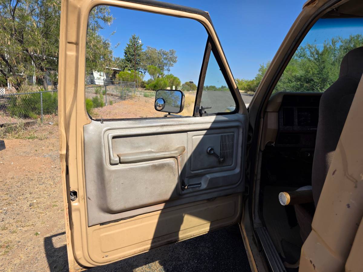 Ford-f-250-diesel-1985-8