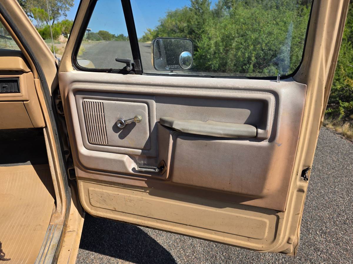 Ford-f-250-diesel-1985-9