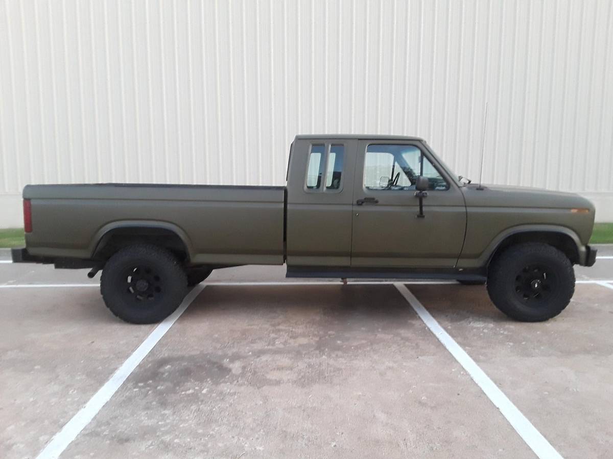 Ford-f-250-diesel-1985-green-17