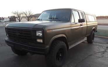 Ford-f-250-diesel-1985-green