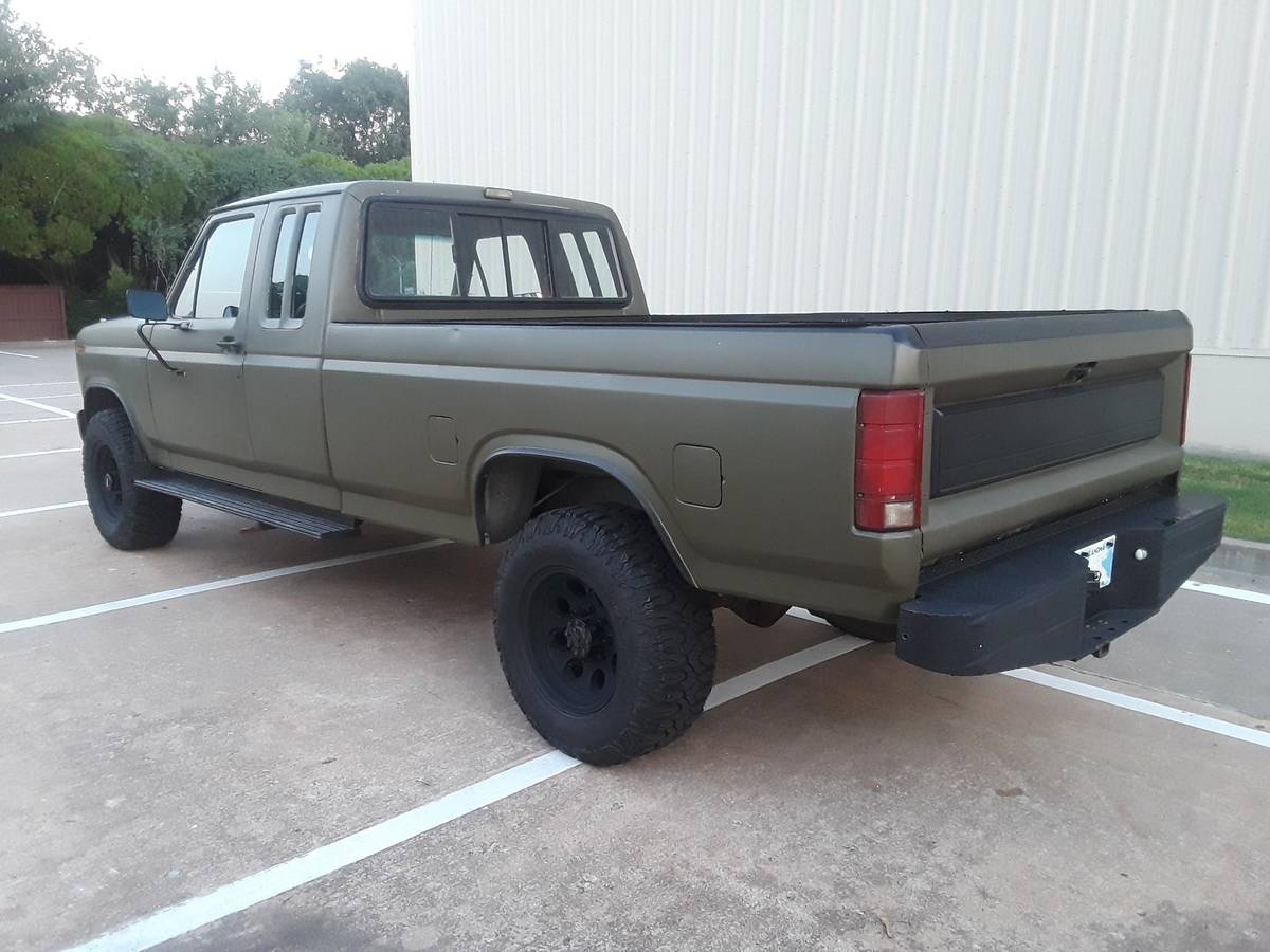 Ford-f-250-diesel-1985-green-4