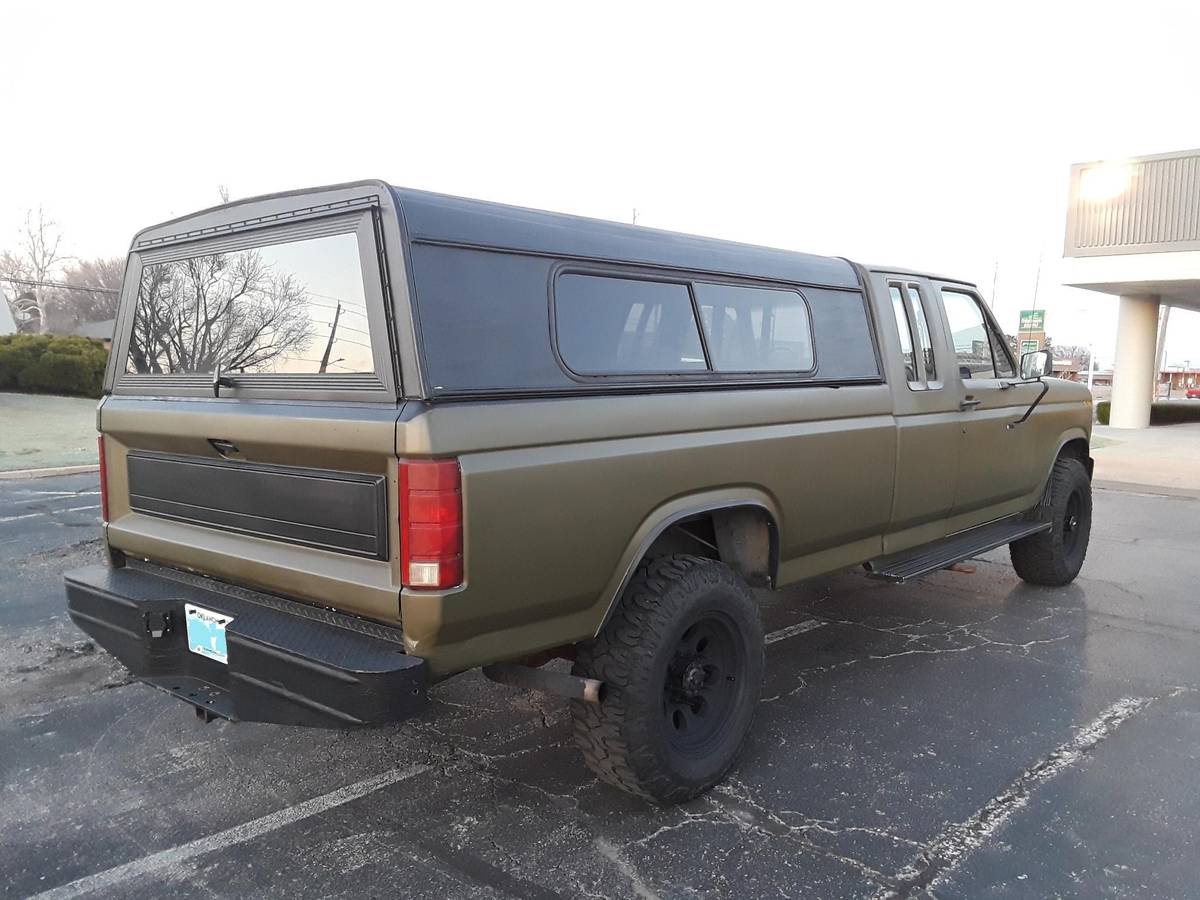 Ford-f-250-diesel-1985-green-6