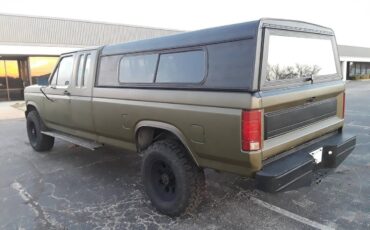 Ford-f-250-diesel-1985-green-8