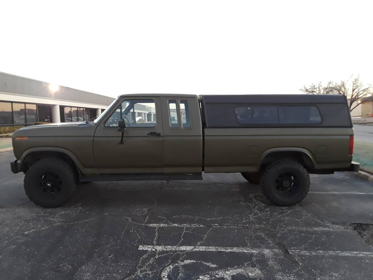 Ford-f-250-diesel-1985-green-9