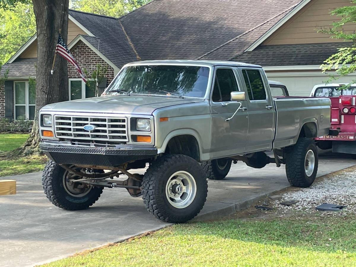 Ford-f-250-diesel-1985-grey-9