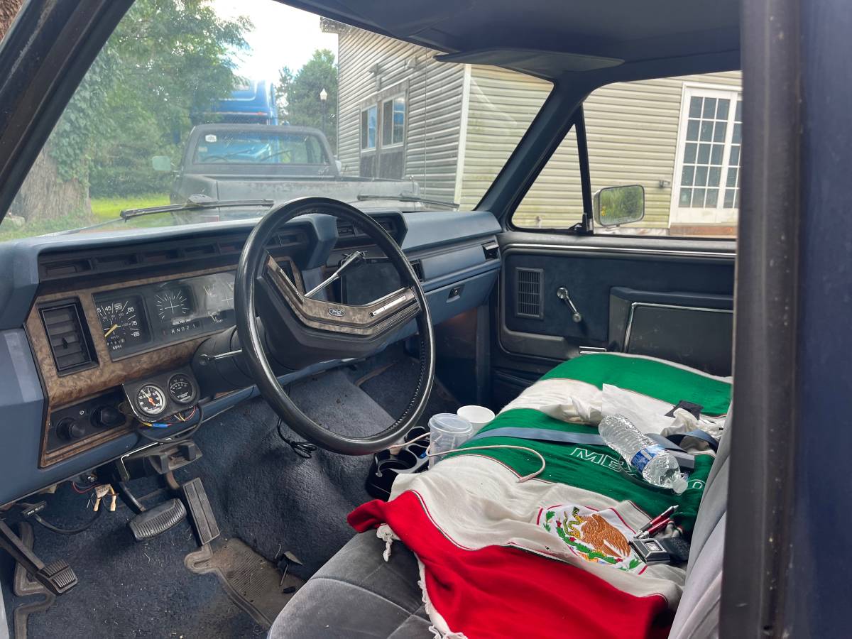 Ford-f-250-diesel-1986-blue-3