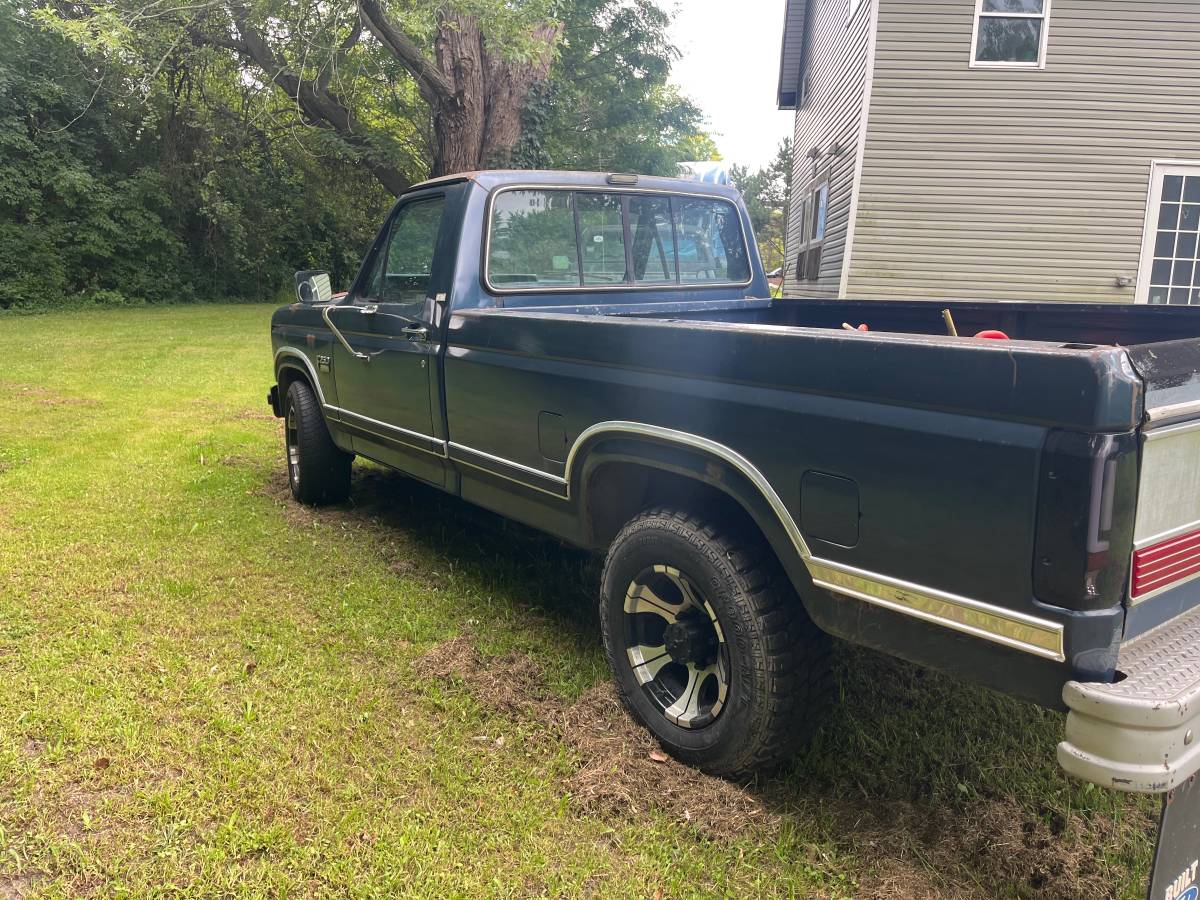 Ford-f-250-diesel-1986-blue-4