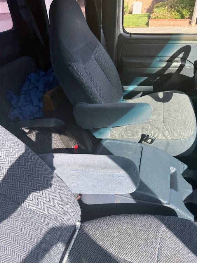 Ford-f-250-diesel-1992-white-10