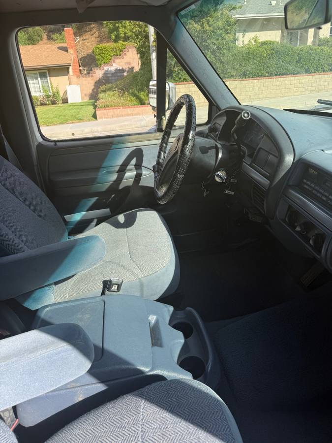 Ford-f-250-diesel-1992-white-8