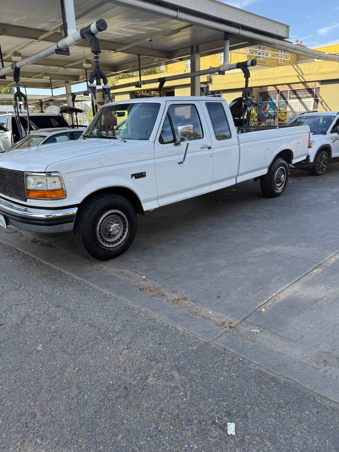Ford-f-250-diesel-1992-white