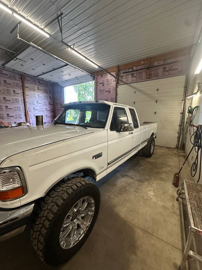 Ford-f-250-diesel-1995-white