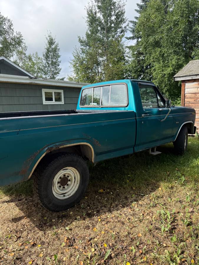 Ford-f-250-long-bed-1984-green-1