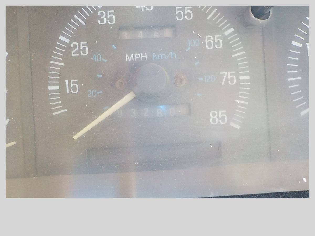 Ford-f-250-stake-bed-5sp-7.3l-diesel-1988-white-15