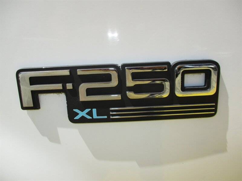 Ford-f-250-xl-long-bed-1995-white-20