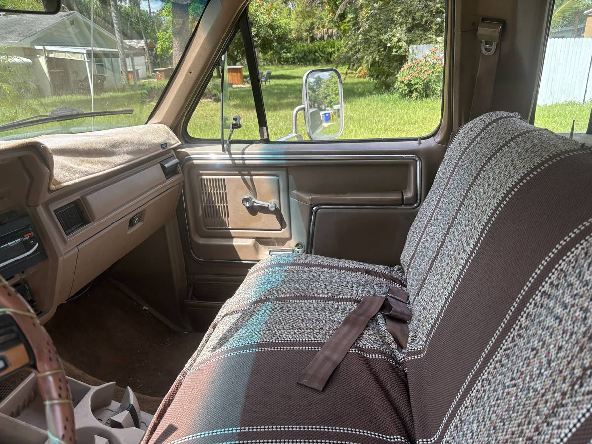 Ford-f-350-diesel-1986-9