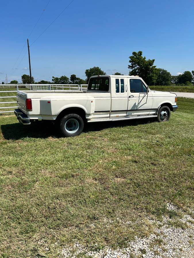 Ford-f-350-lariat-dually-1989-white-1