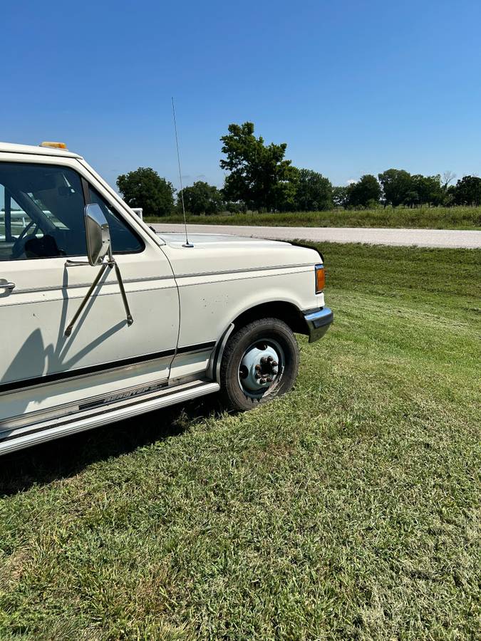 Ford-f-350-lariat-dually-1989-white-19