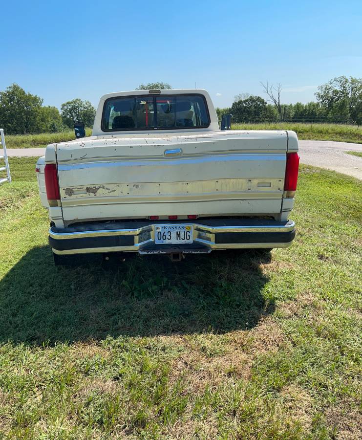 Ford-f-350-lariat-dually-1989-white-31